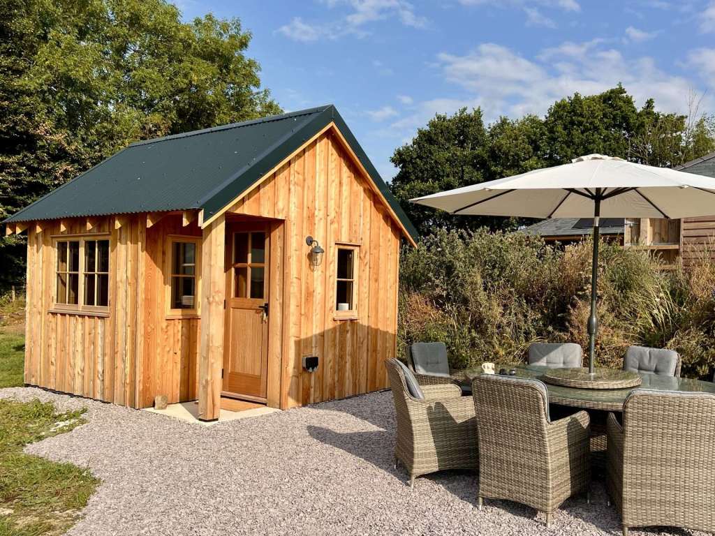 Yeotown garden cabin